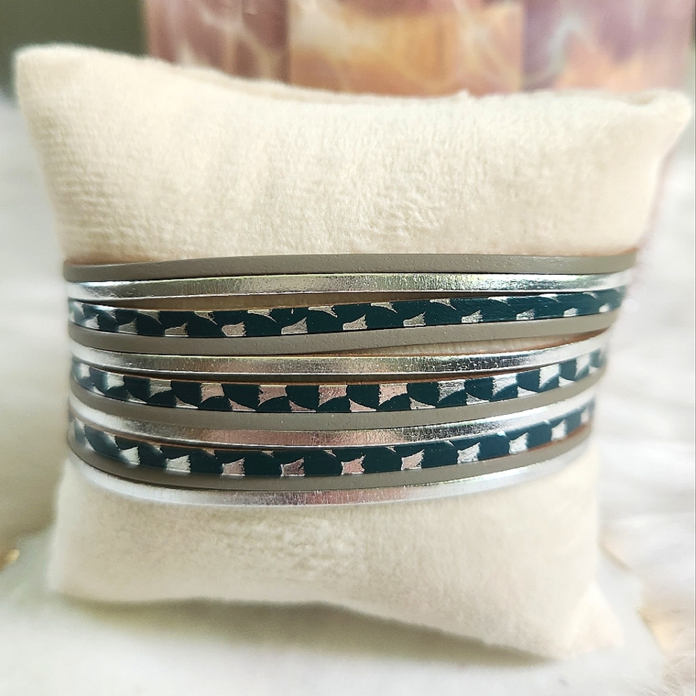 New Ryze Women's Teal & Silver Strappy Vegan Leather Magnetic Wrap Bracelet